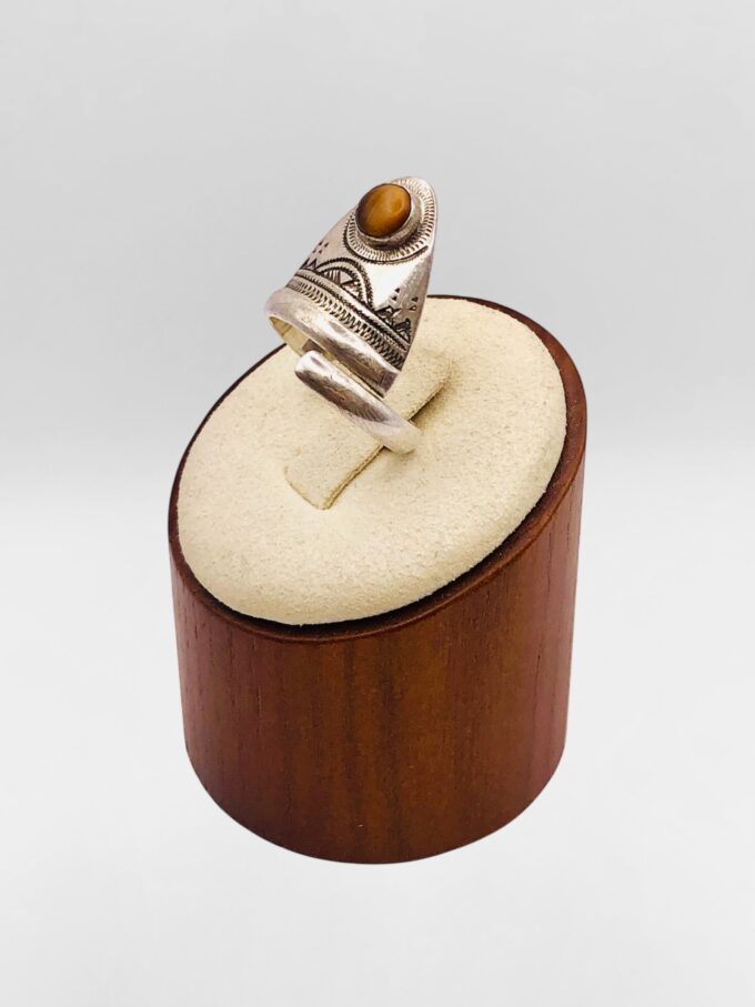 Bague Touareg Oeil de Tigre Triangle réglable – Image 2